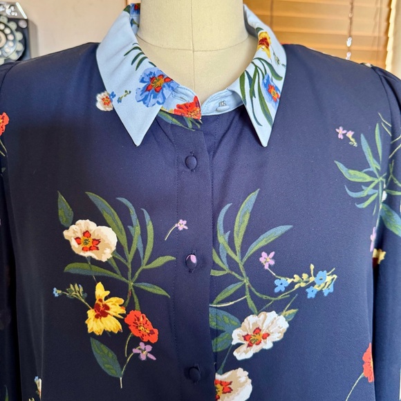 NEW Vince Camuto navy crepe blouse w/ collar+cuffs XL - Picture 2 of 12